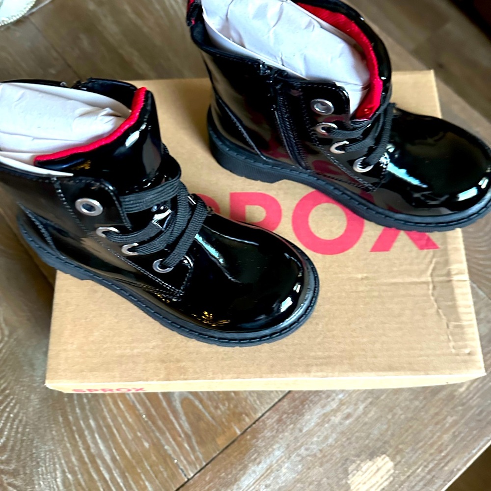 Sprox booties for toddlers.